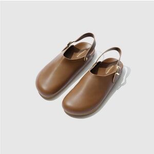 Beatrice Valenzuela leather clogs. EUC. Size 8.